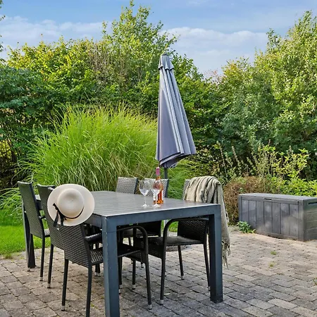 Stunning In With 3 Bedrooms, Swimming Pool And Wifi Vakantiehuis *