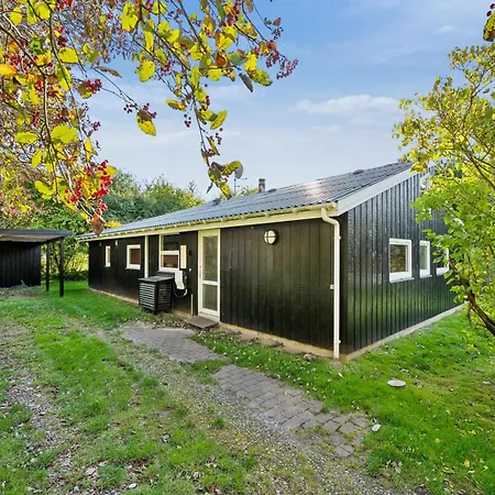 Stunning In With 3 Bedrooms, Swimming Pool And Wifi *