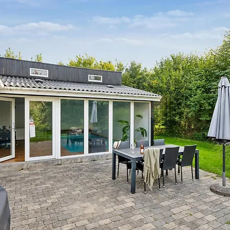 Stunning In With 3 Bedrooms, Swimming Pool And Wifi Vakantiehuis