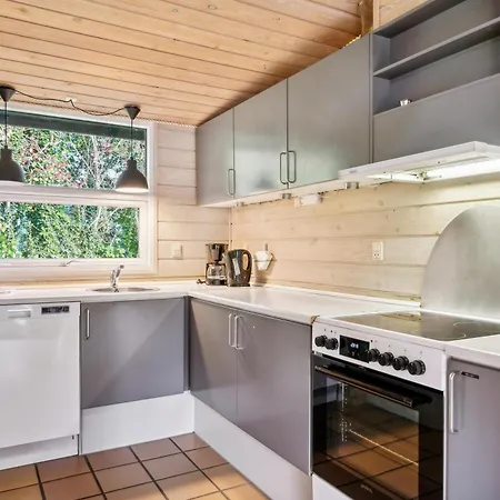 Stunning In With 3 Bedrooms, Swimming Pool And Wifi Knebel