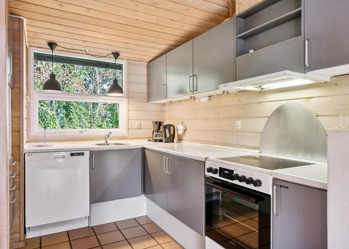 Stunning In With 3 Bedrooms, Swimming Pool And Wifi Knebel